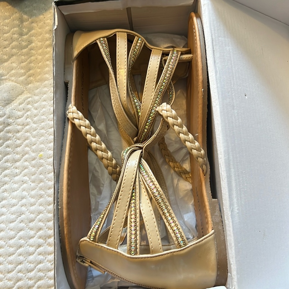 Ladies, summer sandal with diamond embellishments.